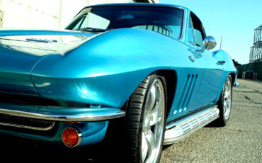 Chevrolet-Corvette-1966-Coupe-7