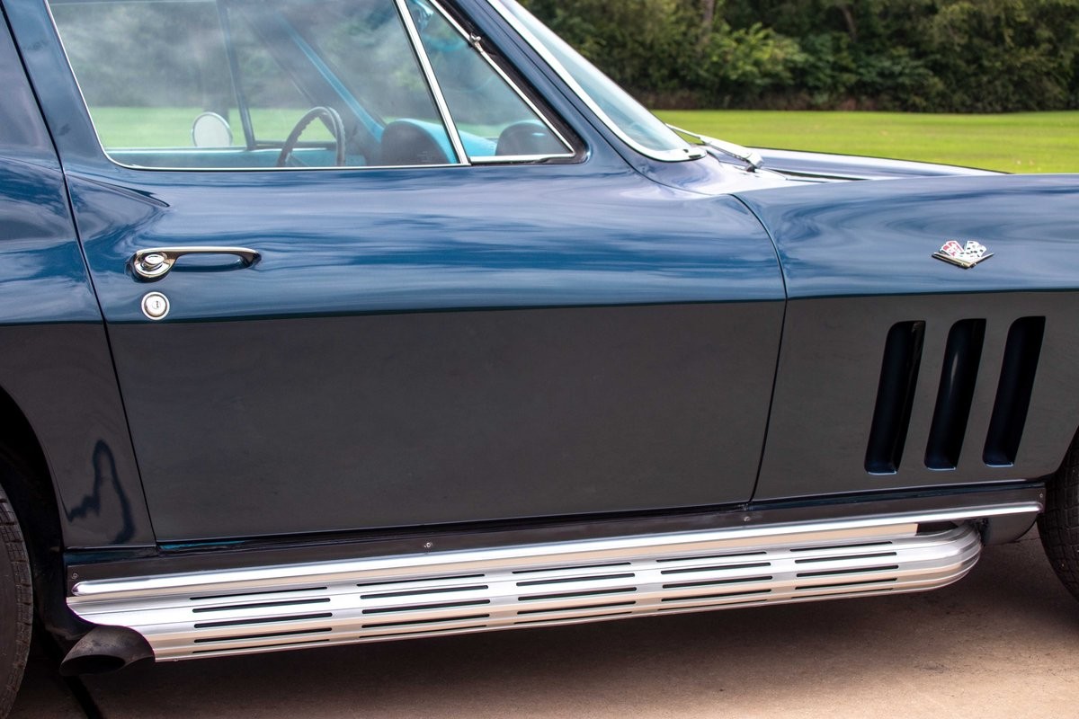 Chevrolet-Corvette-1966-Coupe-8