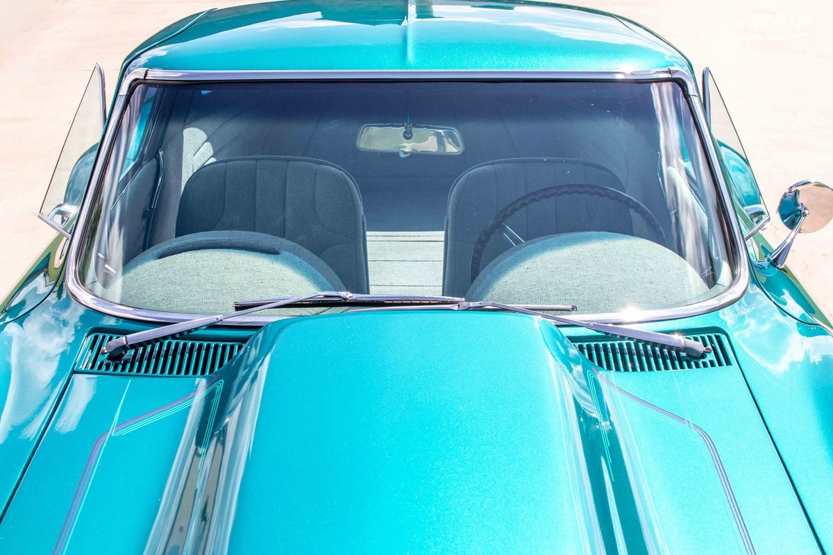 Chevrolet-Corvette-1966-Coupe-8