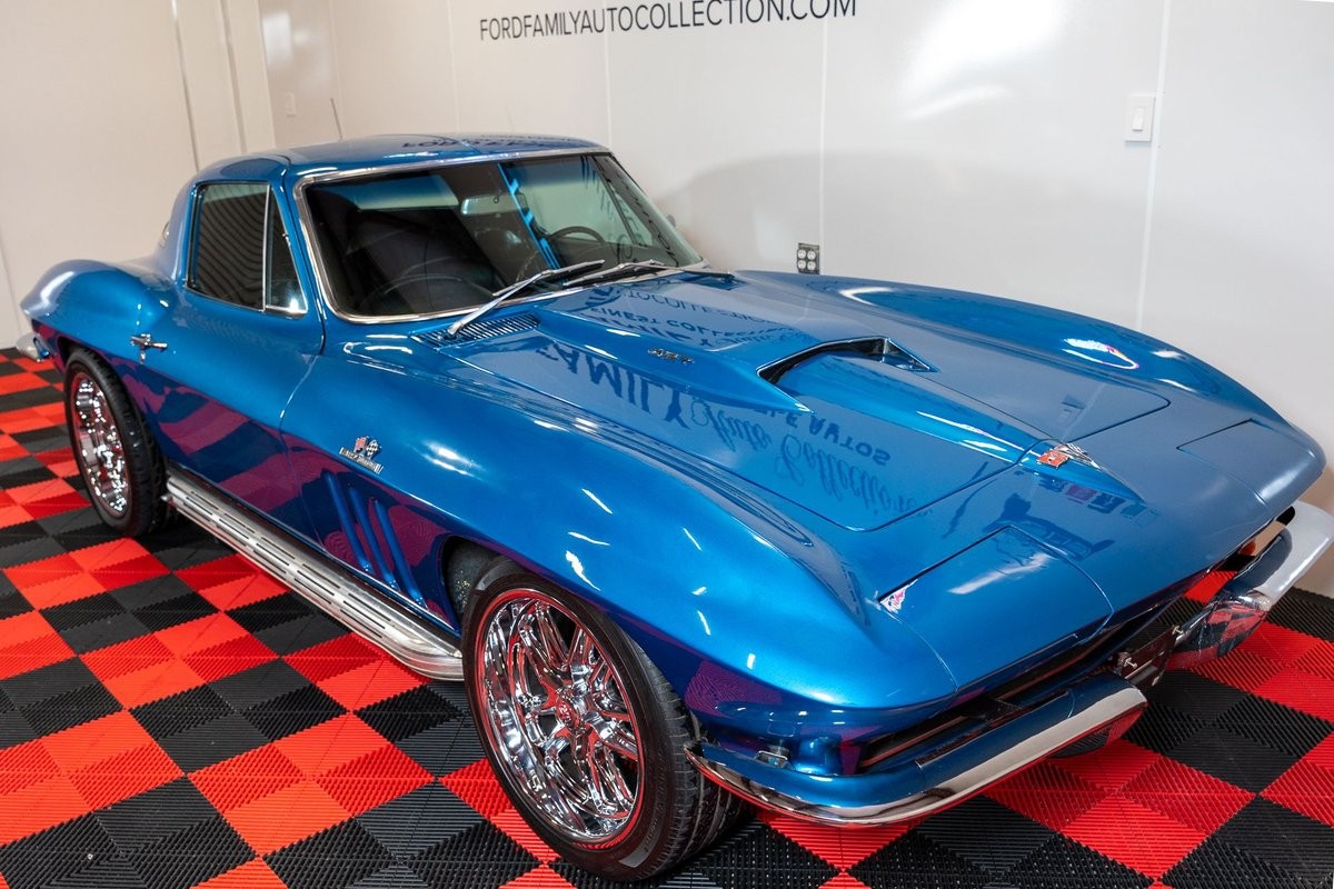 Chevrolet-Corvette-1966-Coupe-8