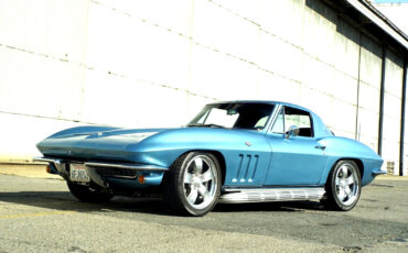 Chevrolet-Corvette-1966-Coupe-8