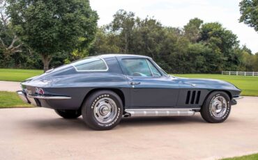 Chevrolet-Corvette-1966-Coupe-9