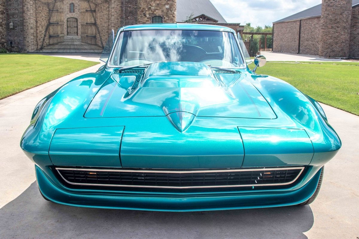 Chevrolet-Corvette-1966-Coupe-9