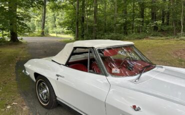 Chevrolet-Corvette-1966-White-Red-10