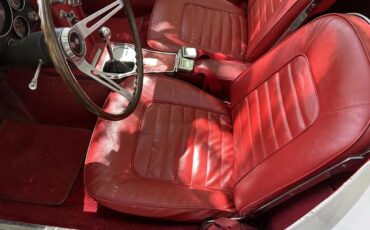 Chevrolet-Corvette-1966-White-Red-12