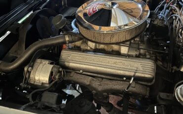 Chevrolet-Corvette-1966-White-Red-13