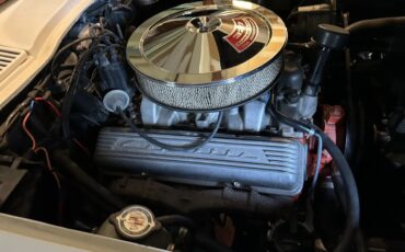 Chevrolet-Corvette-1966-White-Red-14