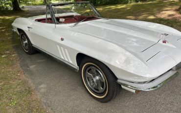 Chevrolet-Corvette-1966-White-Red-3