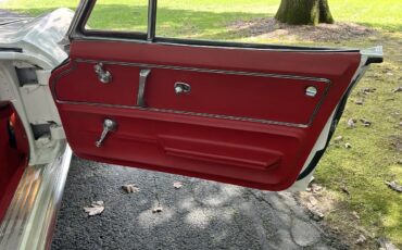 Chevrolet-Corvette-1966-White-Red-5