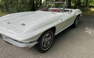 Chevrolet-Corvette-1966-White-Red-8