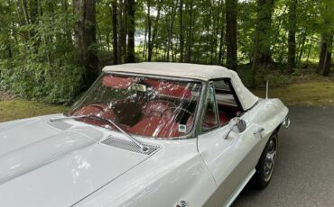 Chevrolet-Corvette-1966-White-Red-9