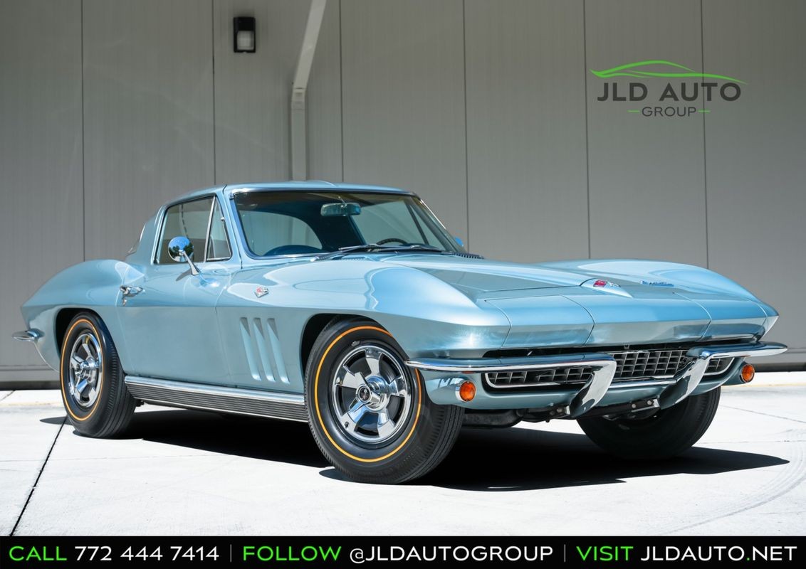 Chevrolet-Corvette-1966