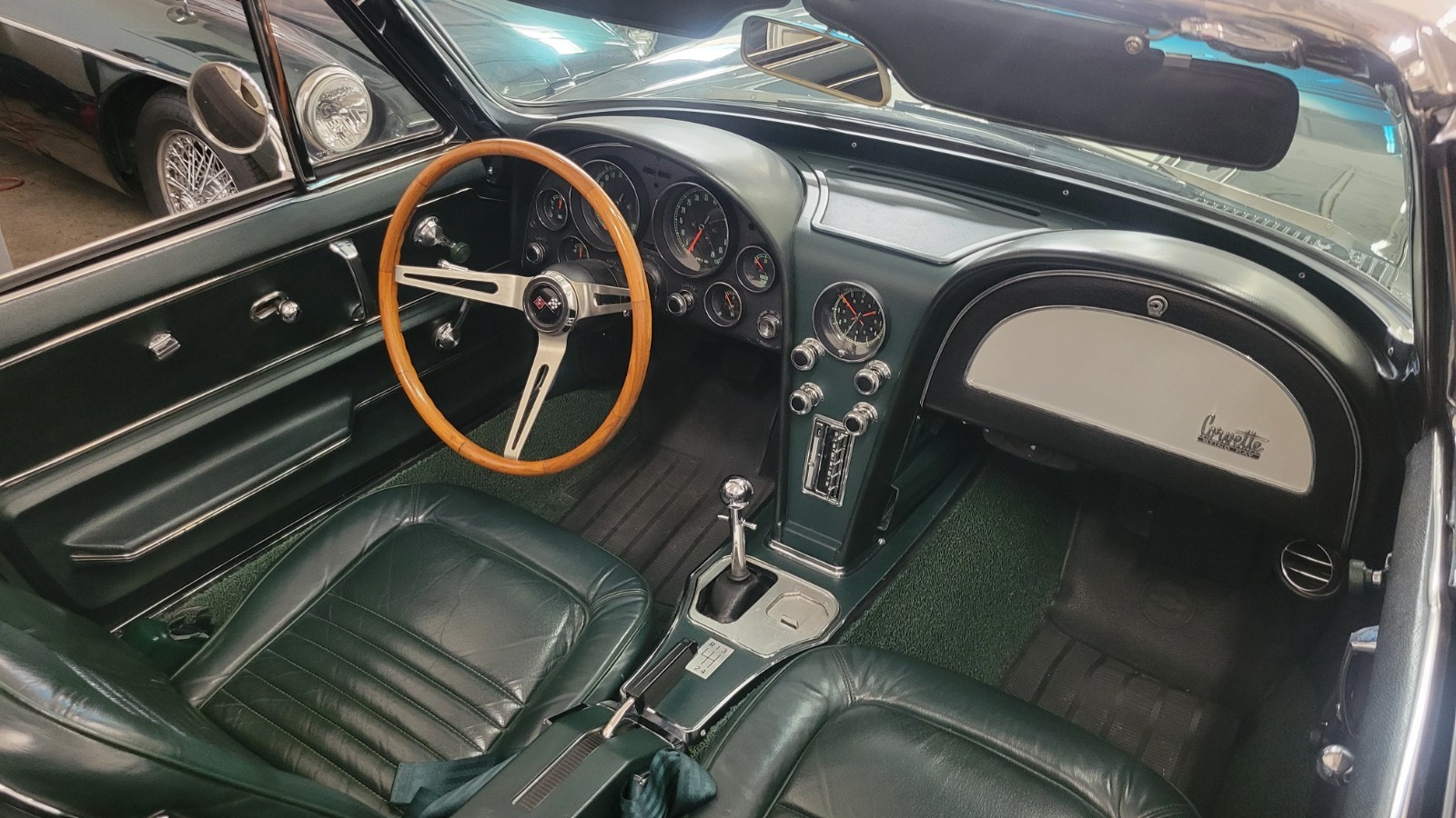 Chevrolet-Corvette-1967-Convertible-12