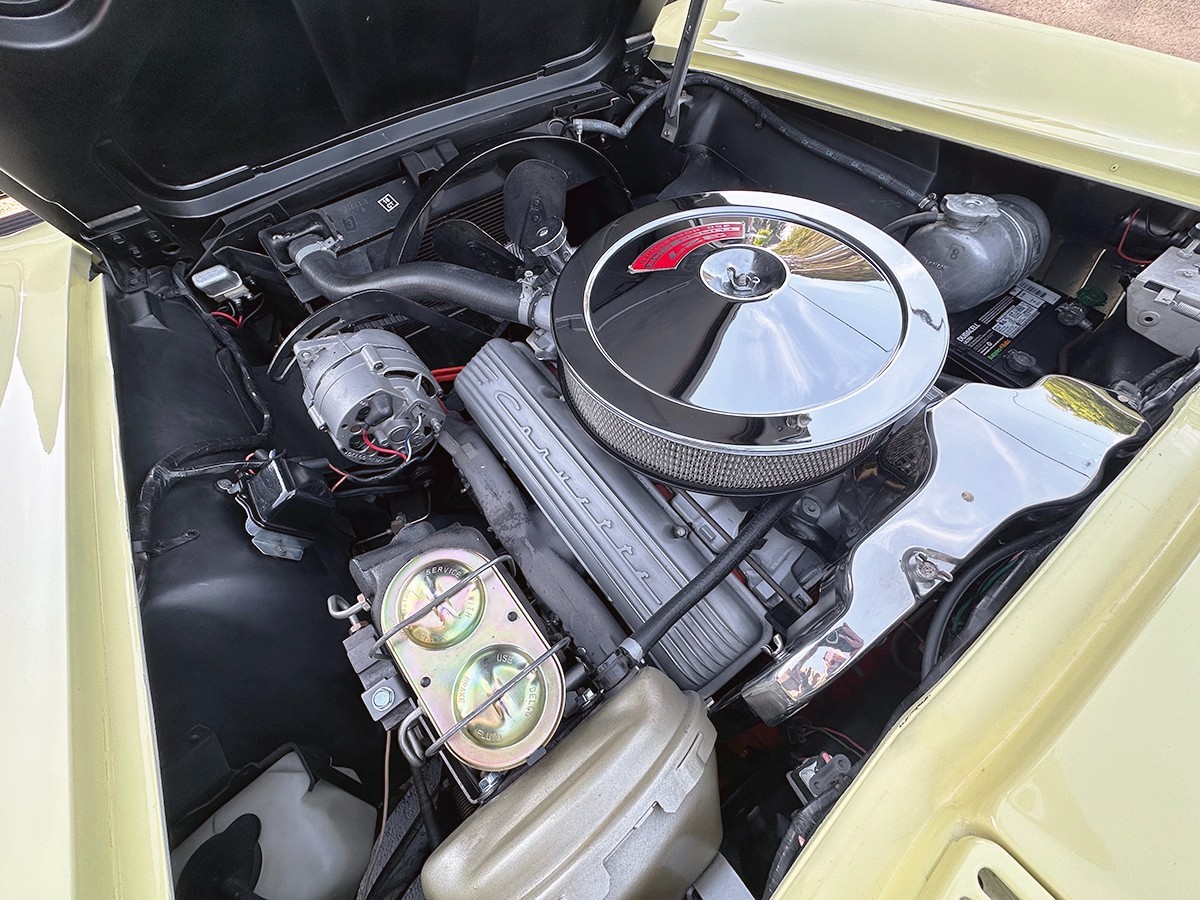 Chevrolet-Corvette-1967-Convertible-16