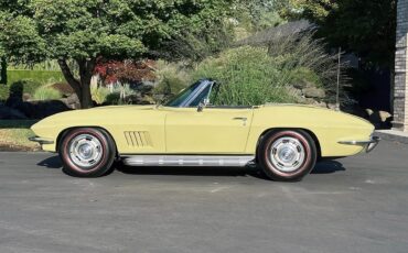 Chevrolet-Corvette-1967-Convertible-2
