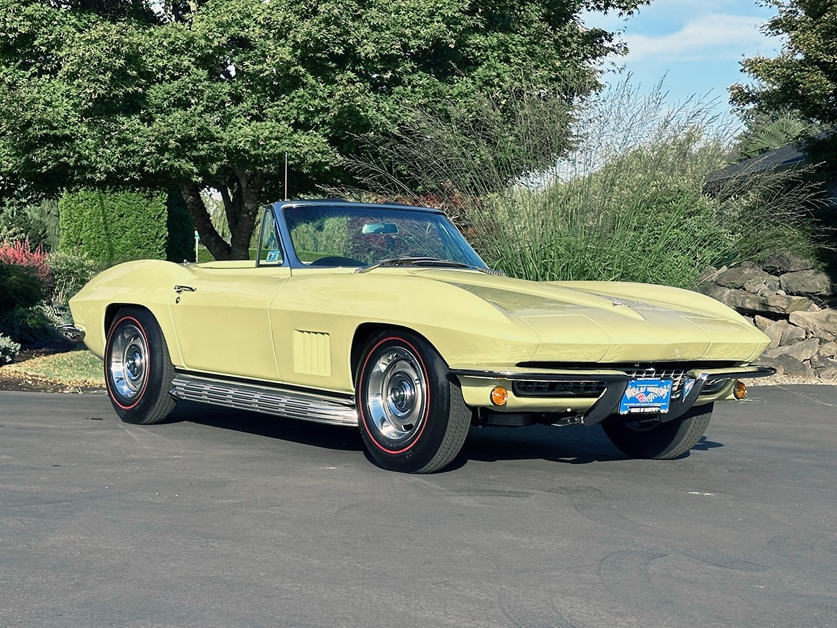 Chevrolet-Corvette-1967-Convertible-6