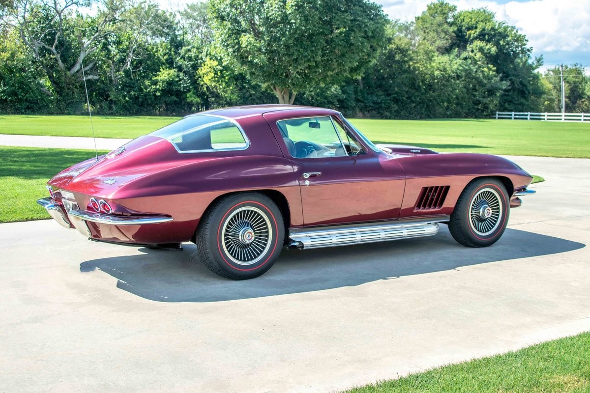 Chevrolet-Corvette-1967-Coupe-12