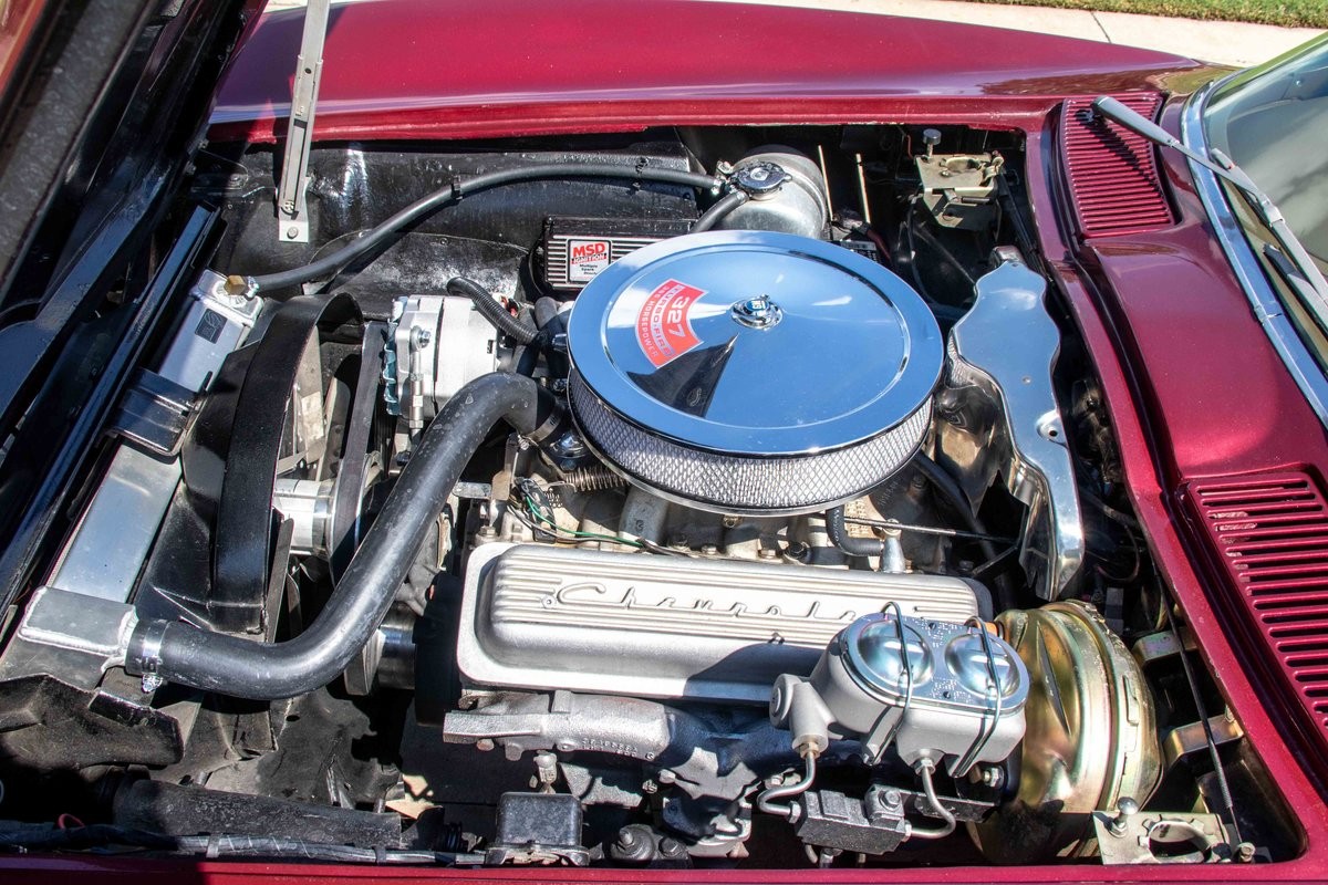 Chevrolet-Corvette-1967-Coupe-15