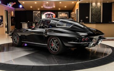 Chevrolet-Corvette-1967-Coupe-16