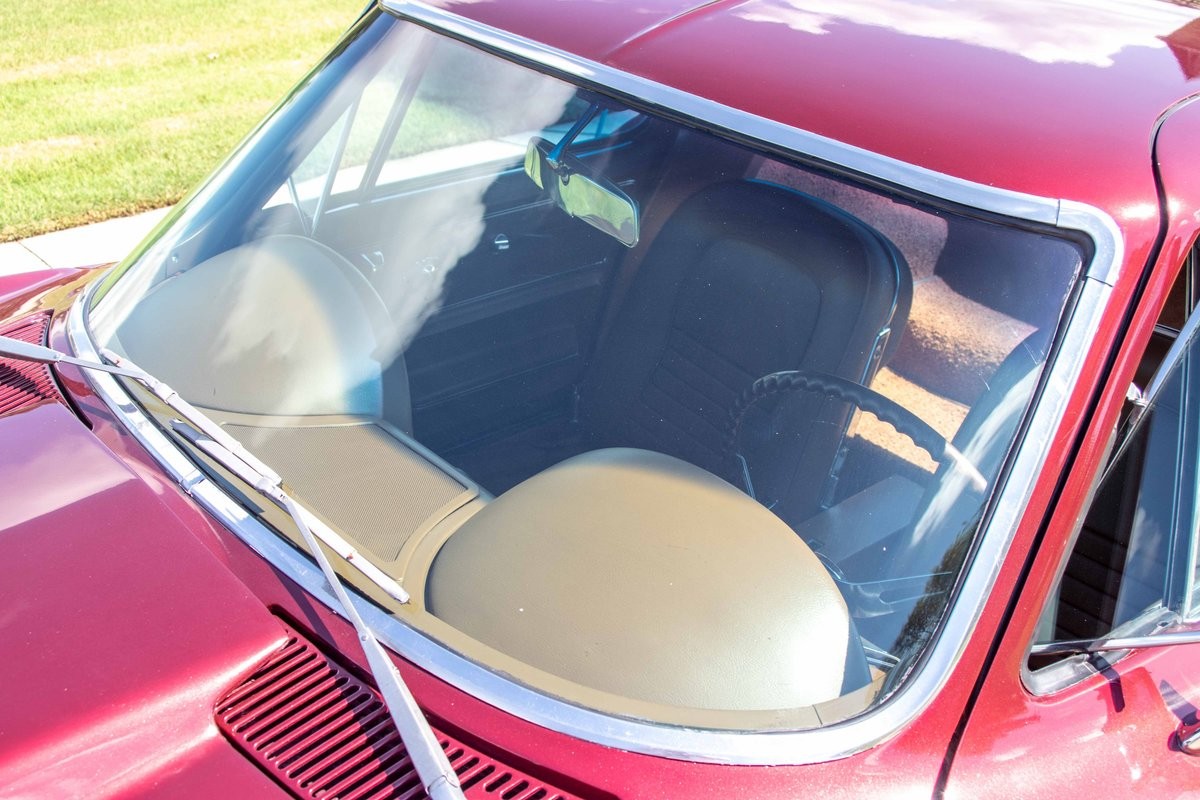 Chevrolet-Corvette-1967-Coupe-2