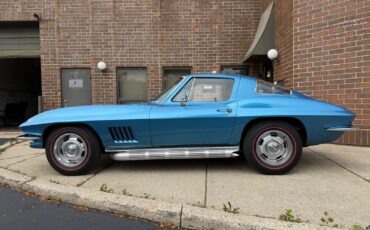 Chevrolet-Corvette-1967-Coupe-2