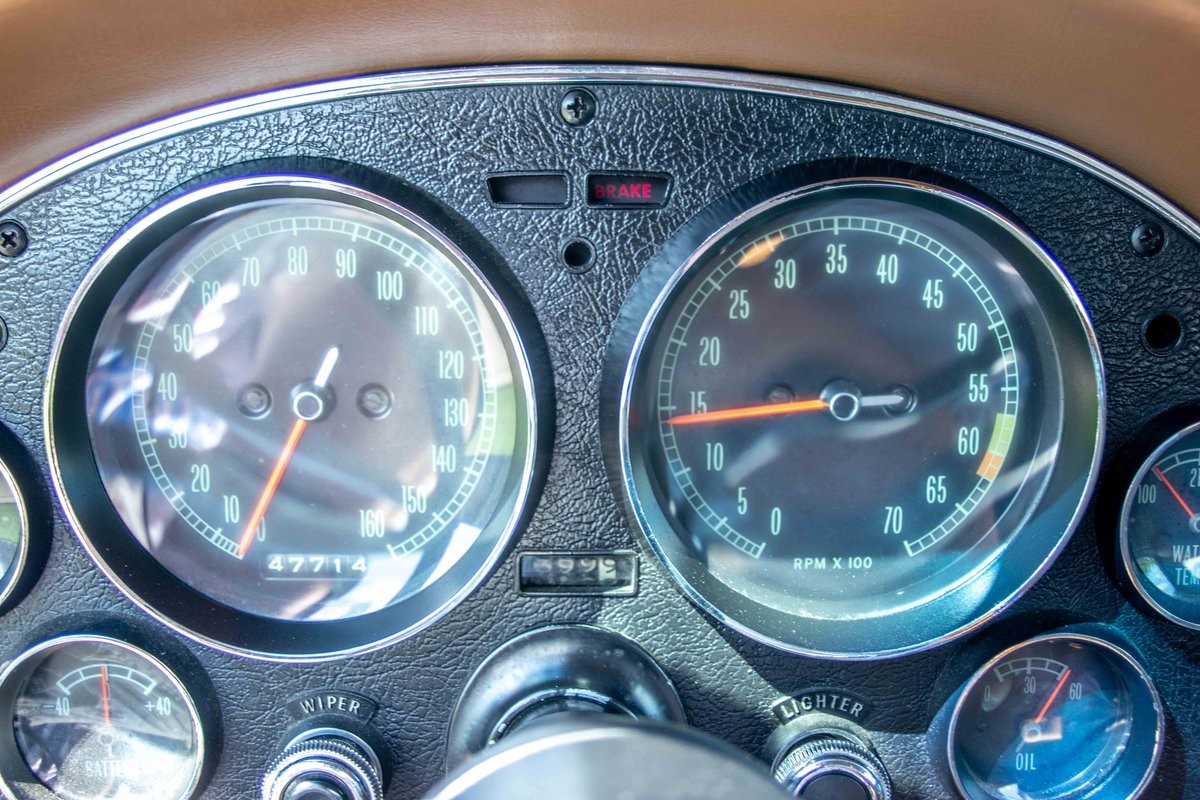 Chevrolet-Corvette-1967-Coupe-21