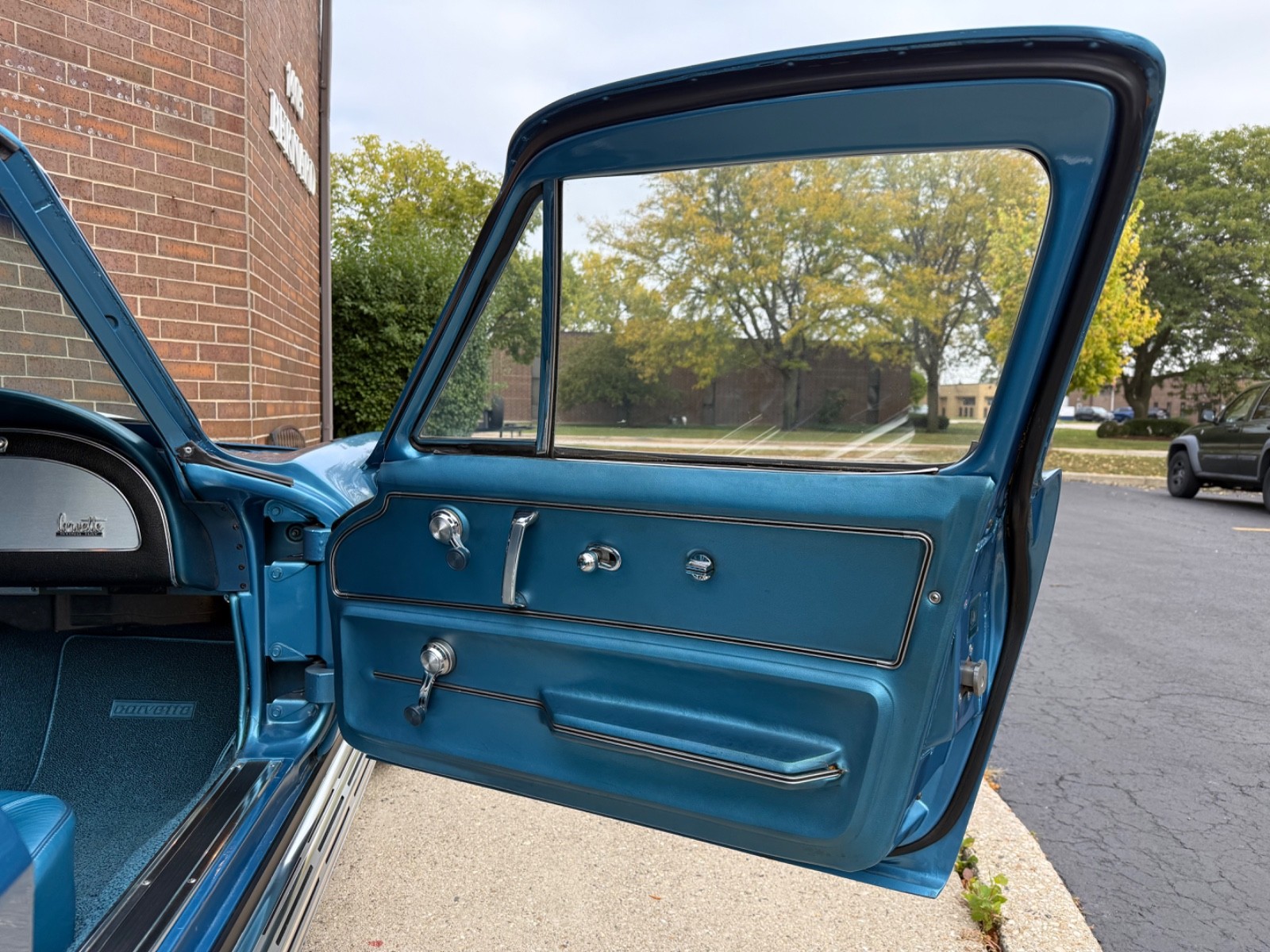 Chevrolet-Corvette-1967-Coupe-32