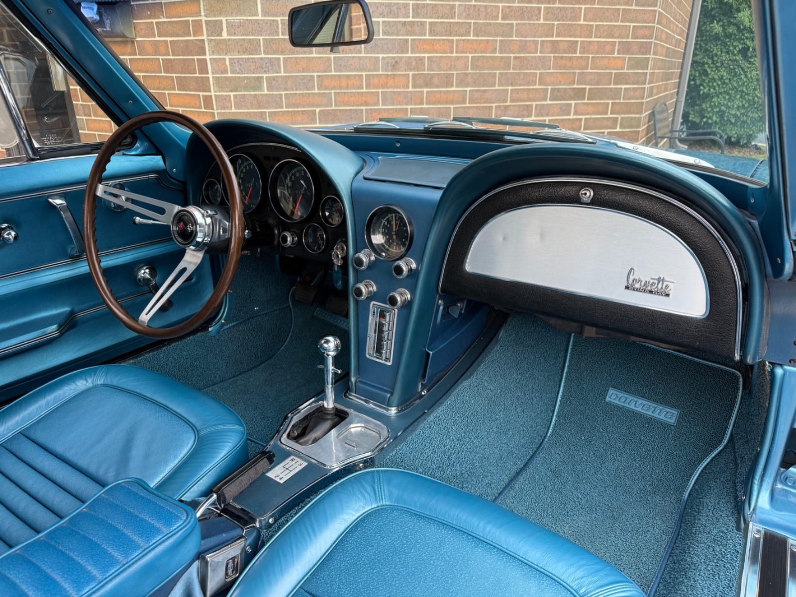 Chevrolet-Corvette-1967-Coupe-34