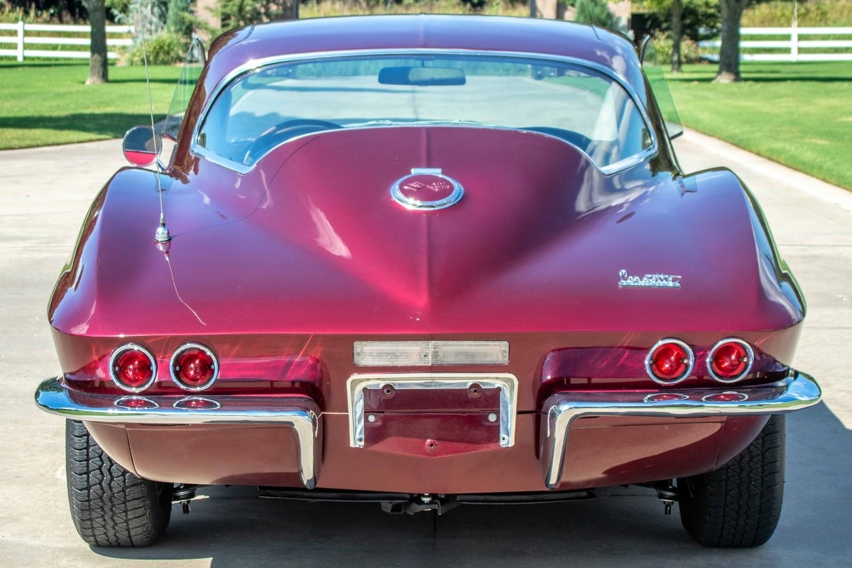 Chevrolet-Corvette-1967-Coupe-5