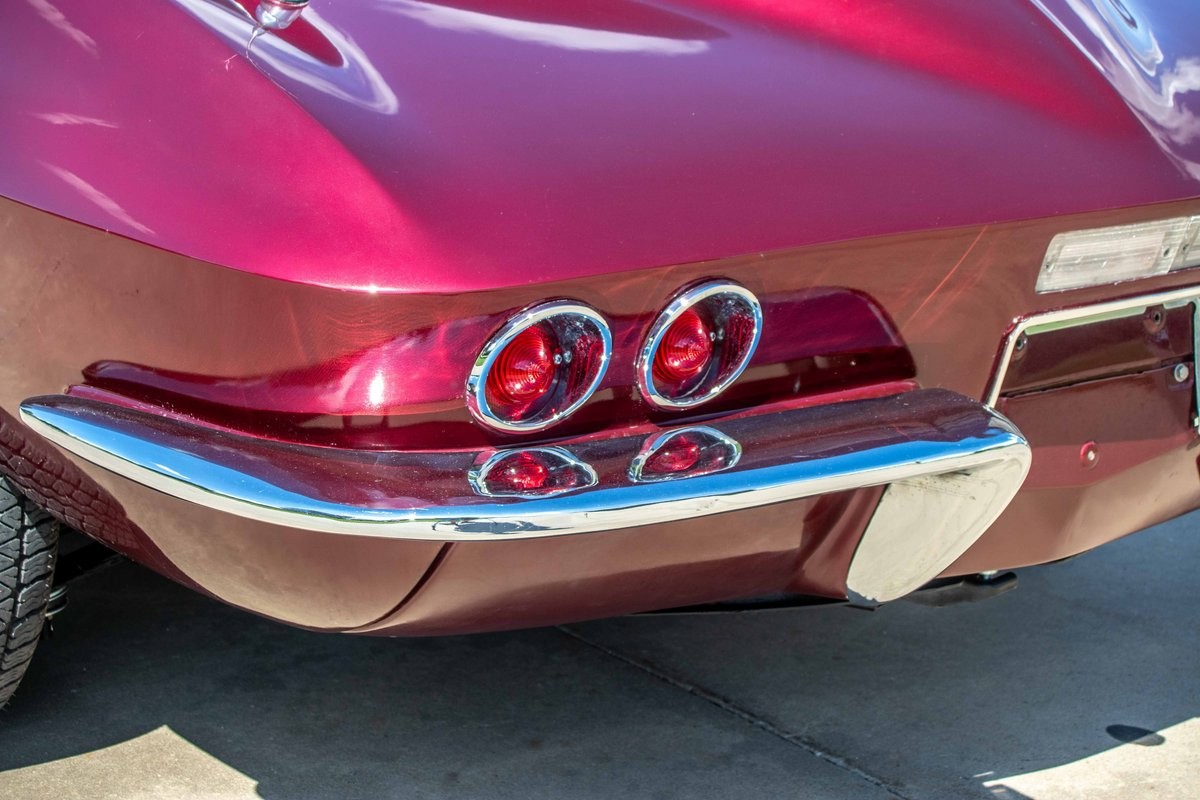 Chevrolet-Corvette-1967-Coupe-6