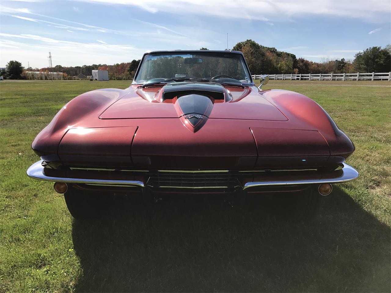Chevrolet-Corvette-1967-Marlboro-Maroon-Black-1