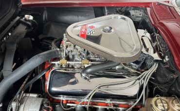 Chevrolet-Corvette-1967-Marlboro-Maroon-Black-3