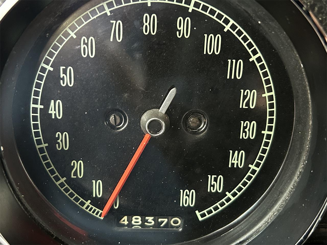 Chevrolet-Corvette-1967-Marlboro-Maroon-Black-5