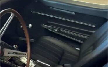 Chevrolet-Corvette-1968-2