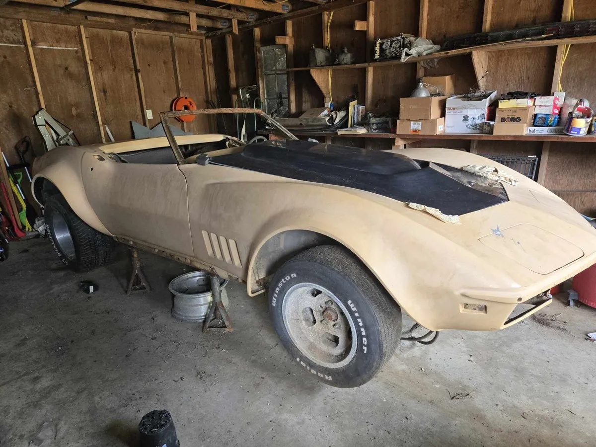 Chevrolet-Corvette-1968-9