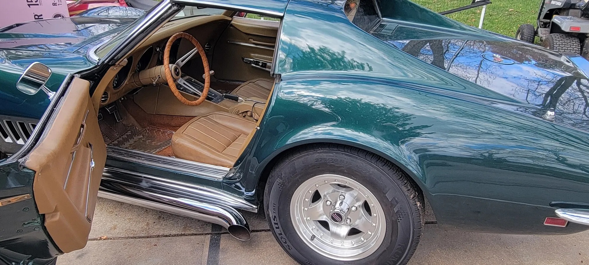Chevrolet-Corvette-1968-British-Green-Saddle-2