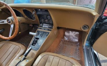 Chevrolet-Corvette-1968-British-Green-Saddle-4