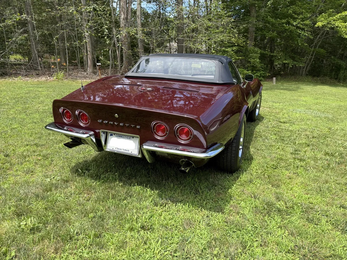 Chevrolet-Corvette-1968-Cordovan-Maroon-Black-12