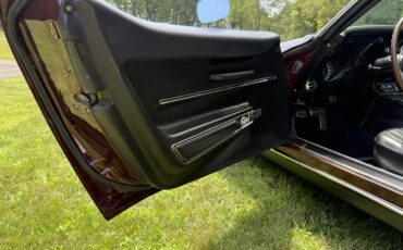 Chevrolet-Corvette-1968-Cordovan-Maroon-Black-14