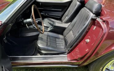Chevrolet-Corvette-1968-Cordovan-Maroon-Black-15
