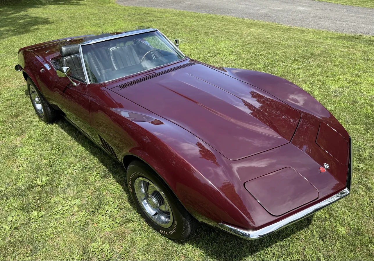 Chevrolet-Corvette-1968-Cordovan-Maroon-Black-19