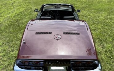Chevrolet-Corvette-1968-Cordovan-Maroon-Black-3