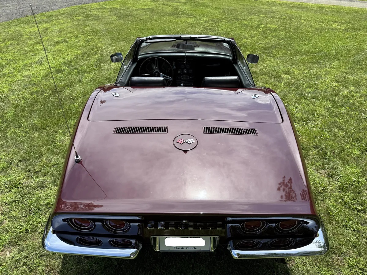 Chevrolet-Corvette-1968-Cordovan-Maroon-Black-3