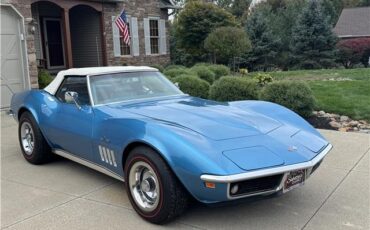 Chevrolet-Corvette-1969-2-Door-Convertible-1