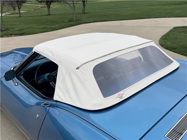 Chevrolet-Corvette-1969-2-Door-Convertible-14
