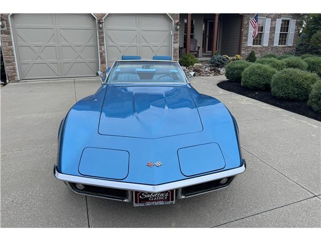 Chevrolet-Corvette-1969-2-Door-Convertible-18