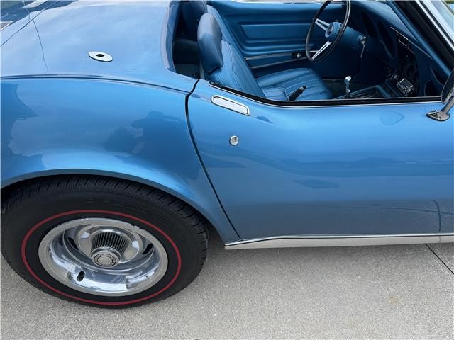 Chevrolet-Corvette-1969-2-Door-Convertible-29