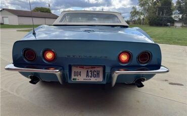 Chevrolet-Corvette-1969-2-Door-Convertible-3