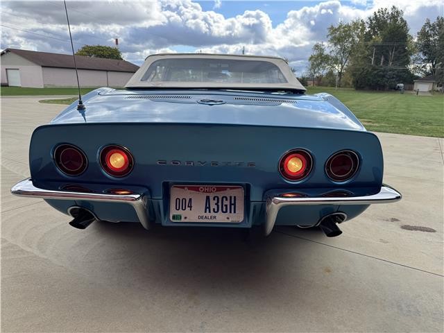 Chevrolet-Corvette-1969-2-Door-Convertible-3