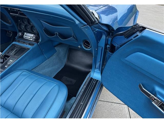 Chevrolet-Corvette-1969-2-Door-Convertible-33